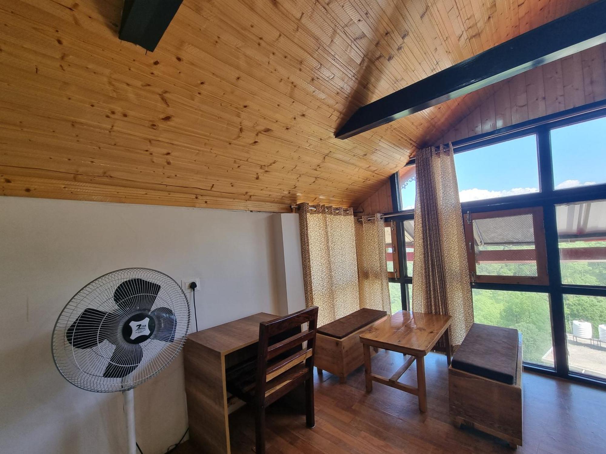 Baikunth Homes Далхаузи Экстерьер фото